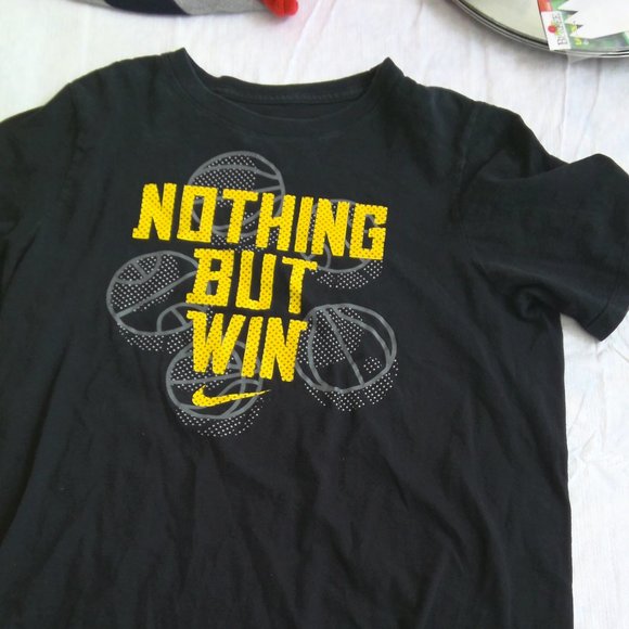 Nike Shirt - Picture 1 of 2